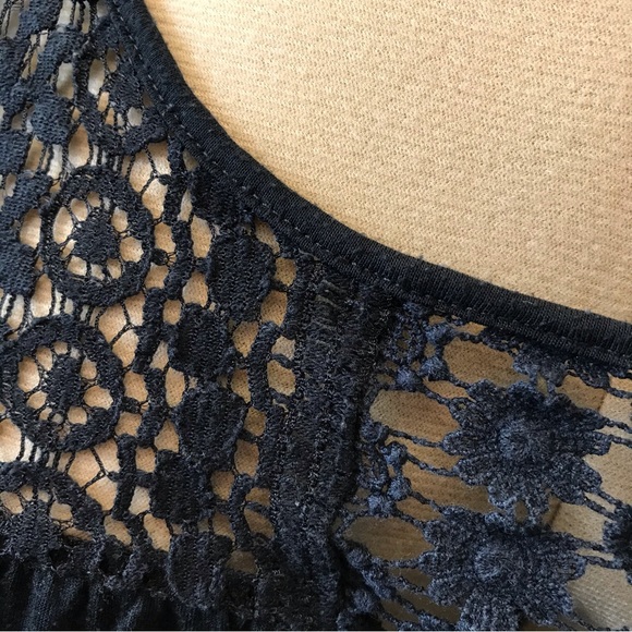 American Eagle black lace back cutout soft blouse Size L - Picture 3 of 9